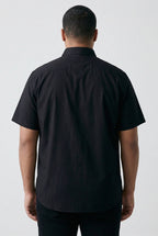 CAMISA SOCIAL PLUS SIZE BÁSICA LISA MANGA CURTA
