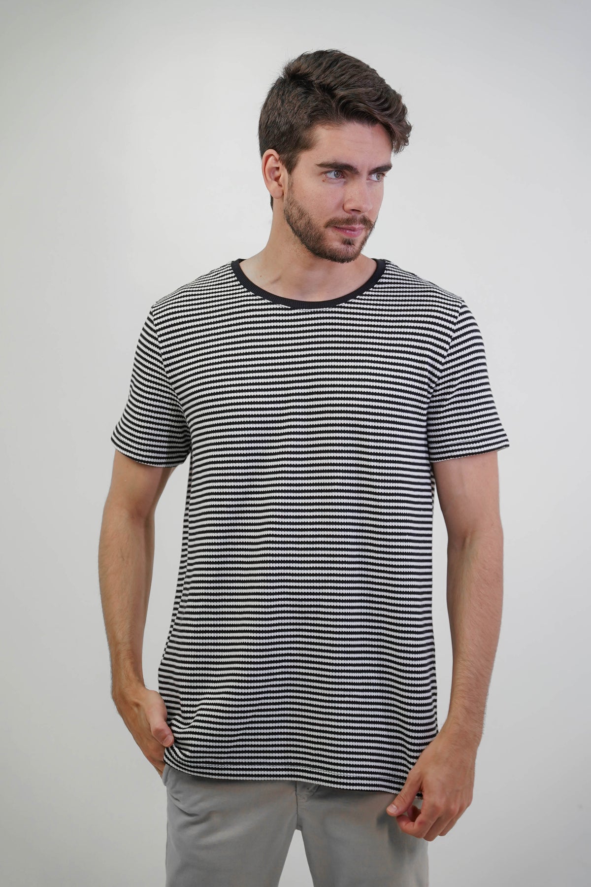 CAMISETA TEXTURA OVER LISTRAS