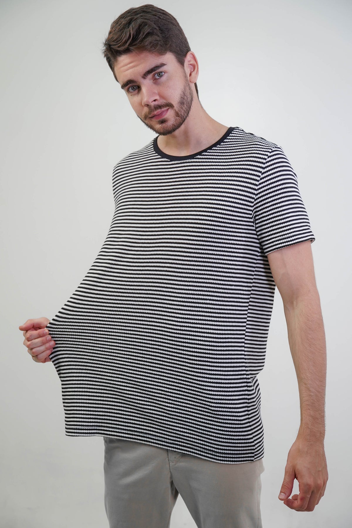 CAMISETA TEXTURA OVER LISTRAS