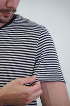 CAMISETA TEXTURA OVER LISTRAS